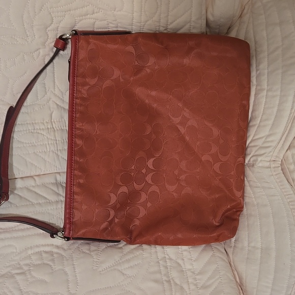 Coach Signature Shoulder Bag in True Red - Picture 5 of 14